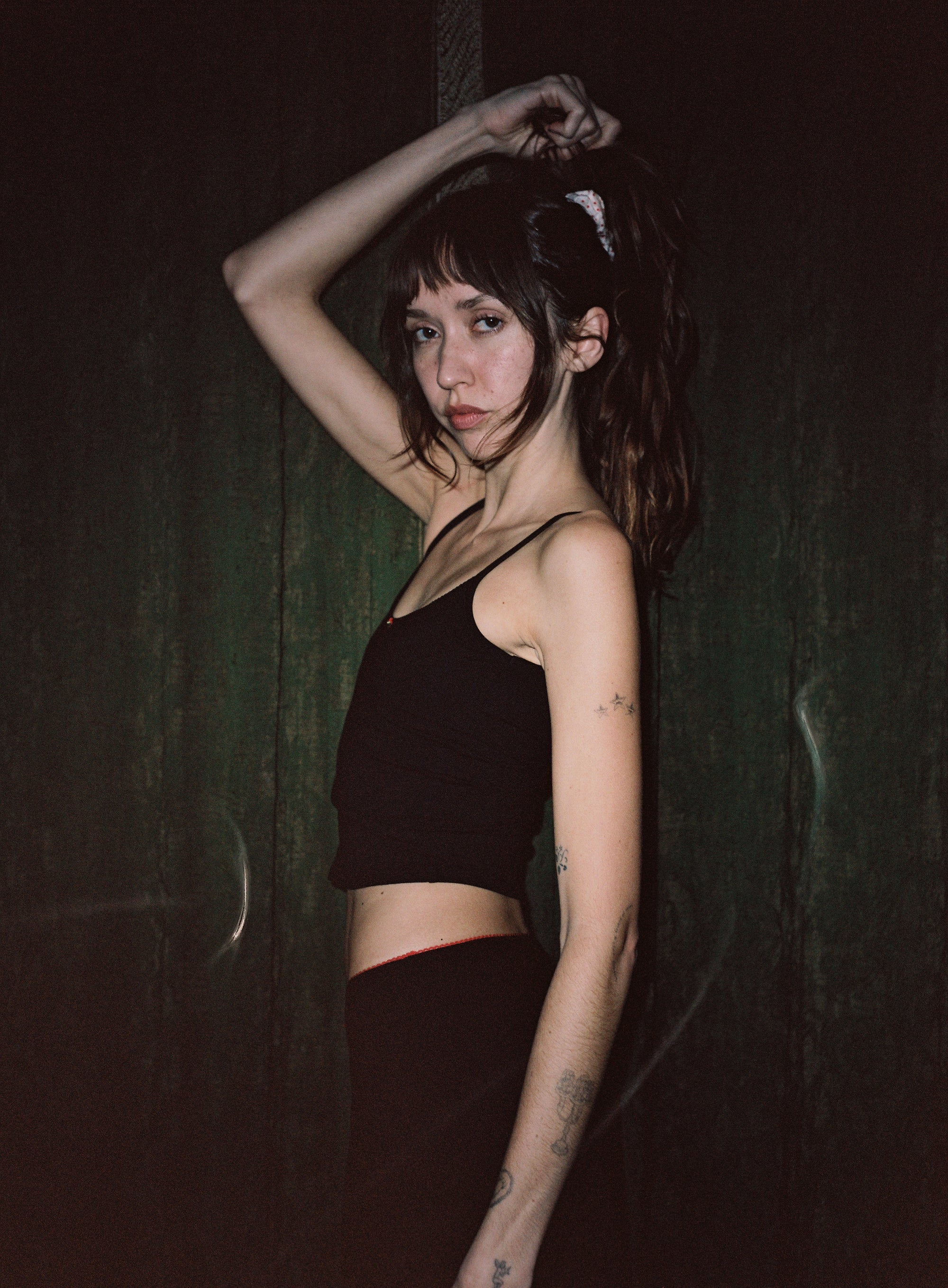 BIAS MIDI SLIP SKIRT IN ONYX/CHERRY