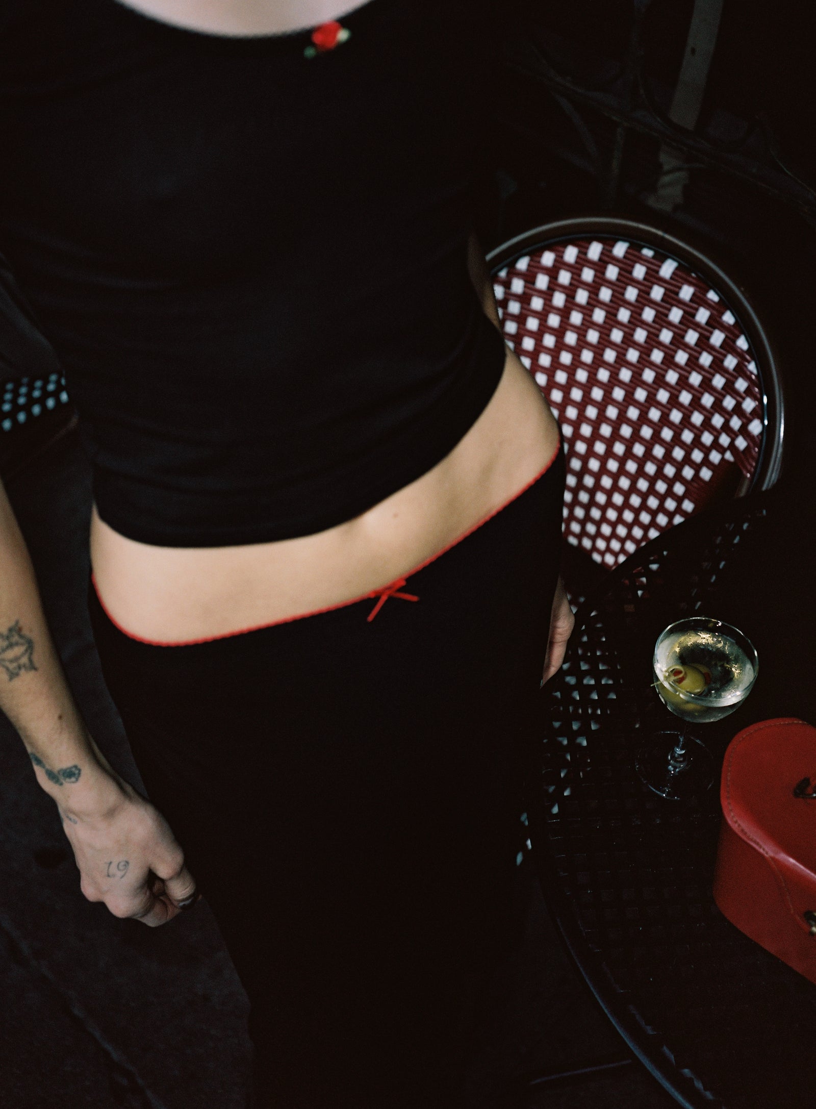 BIAS MIDI SLIP SKIRT IN ONYX/CHERRY