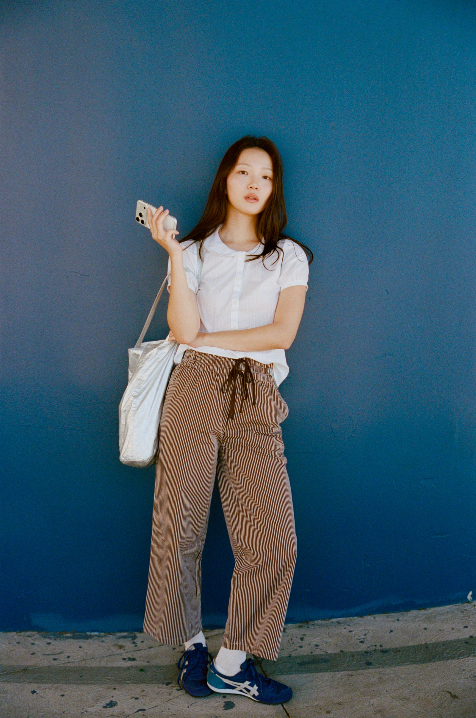 DREAM JOGGER IN MOCHA PINSTRIPE