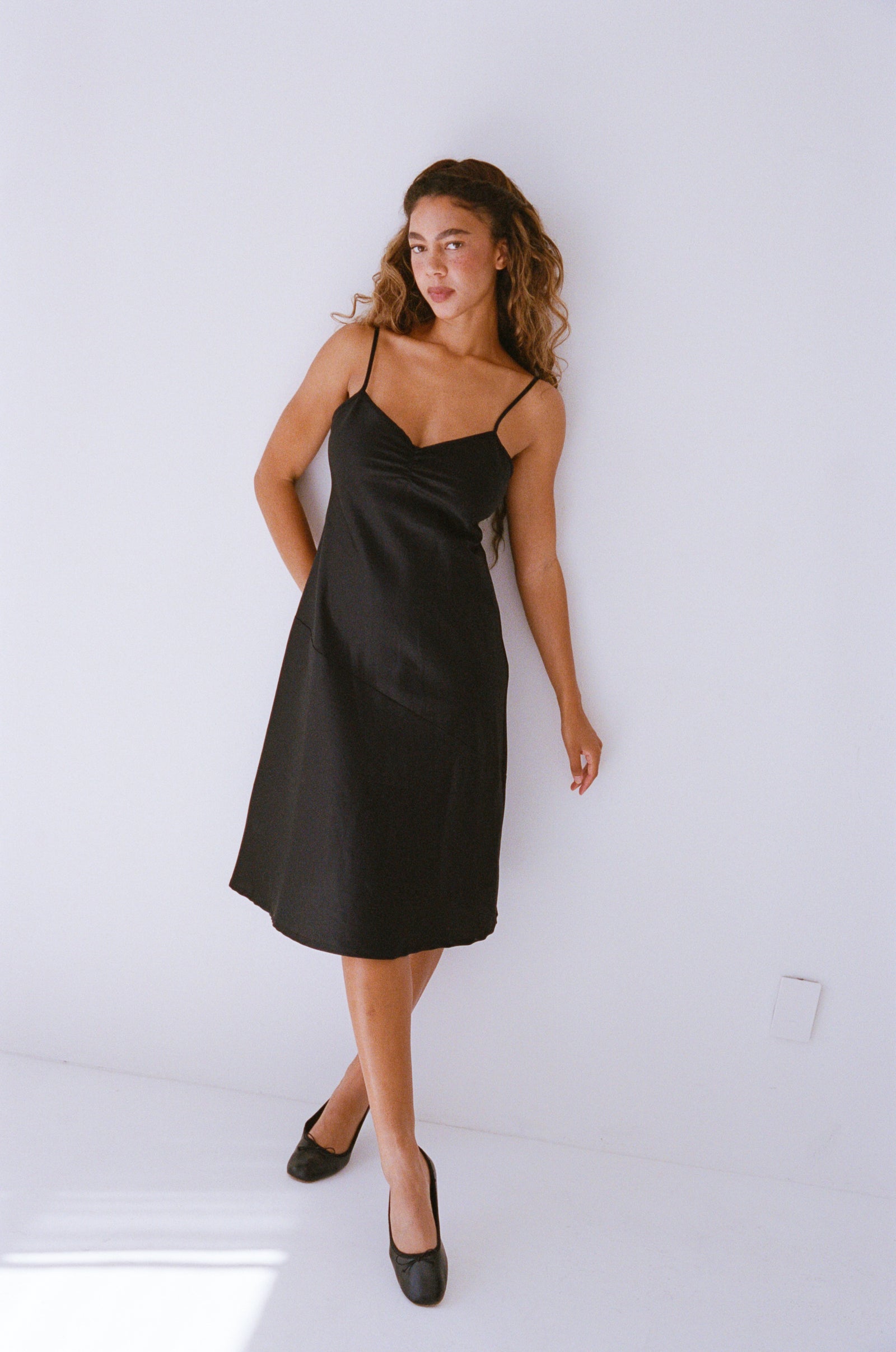 90'S BIAS SLIP DRESS IN ONYX