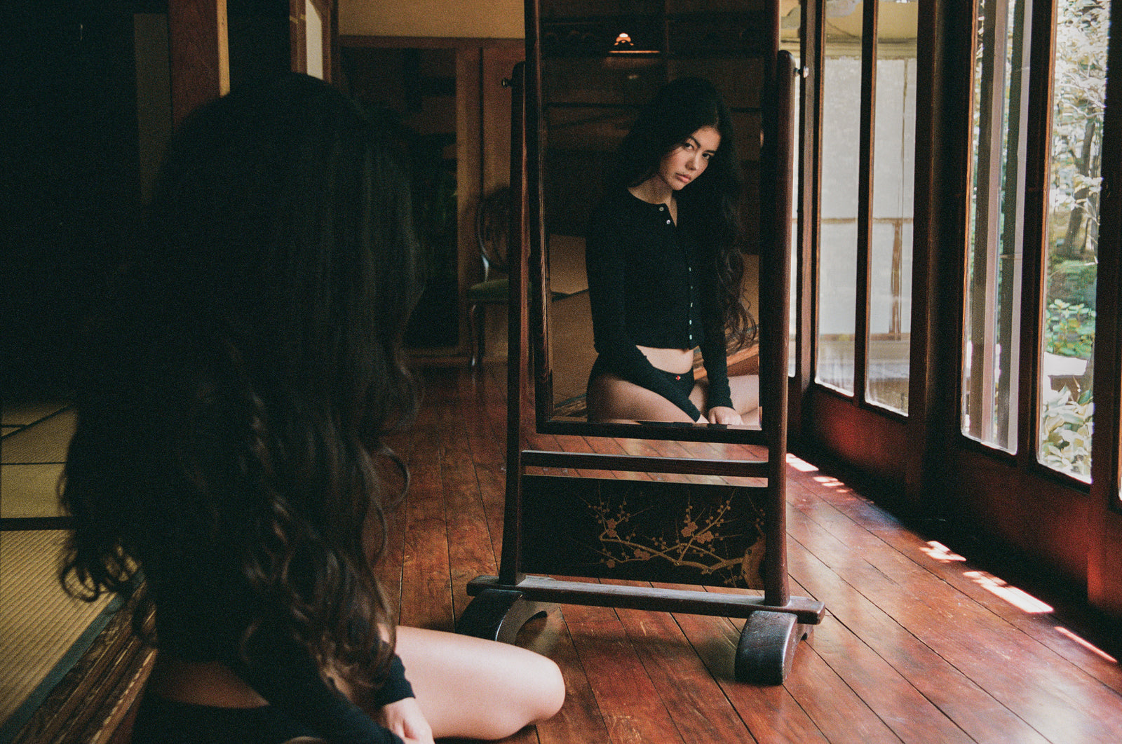 POINTELLE CARDIGAN IN ONYX