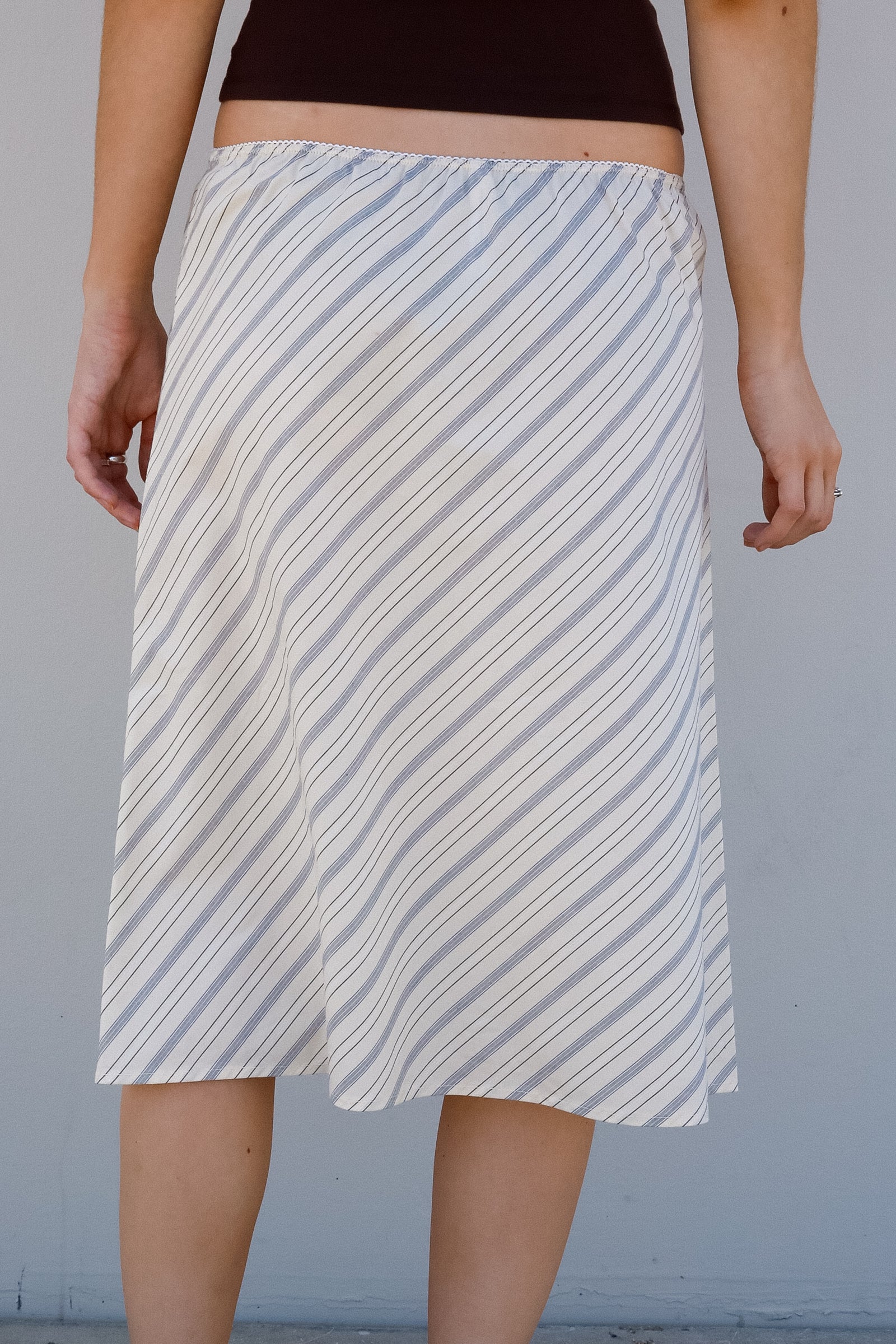 WOVEN BIAS MIDI SLIP SKIRT IN MERINGUE