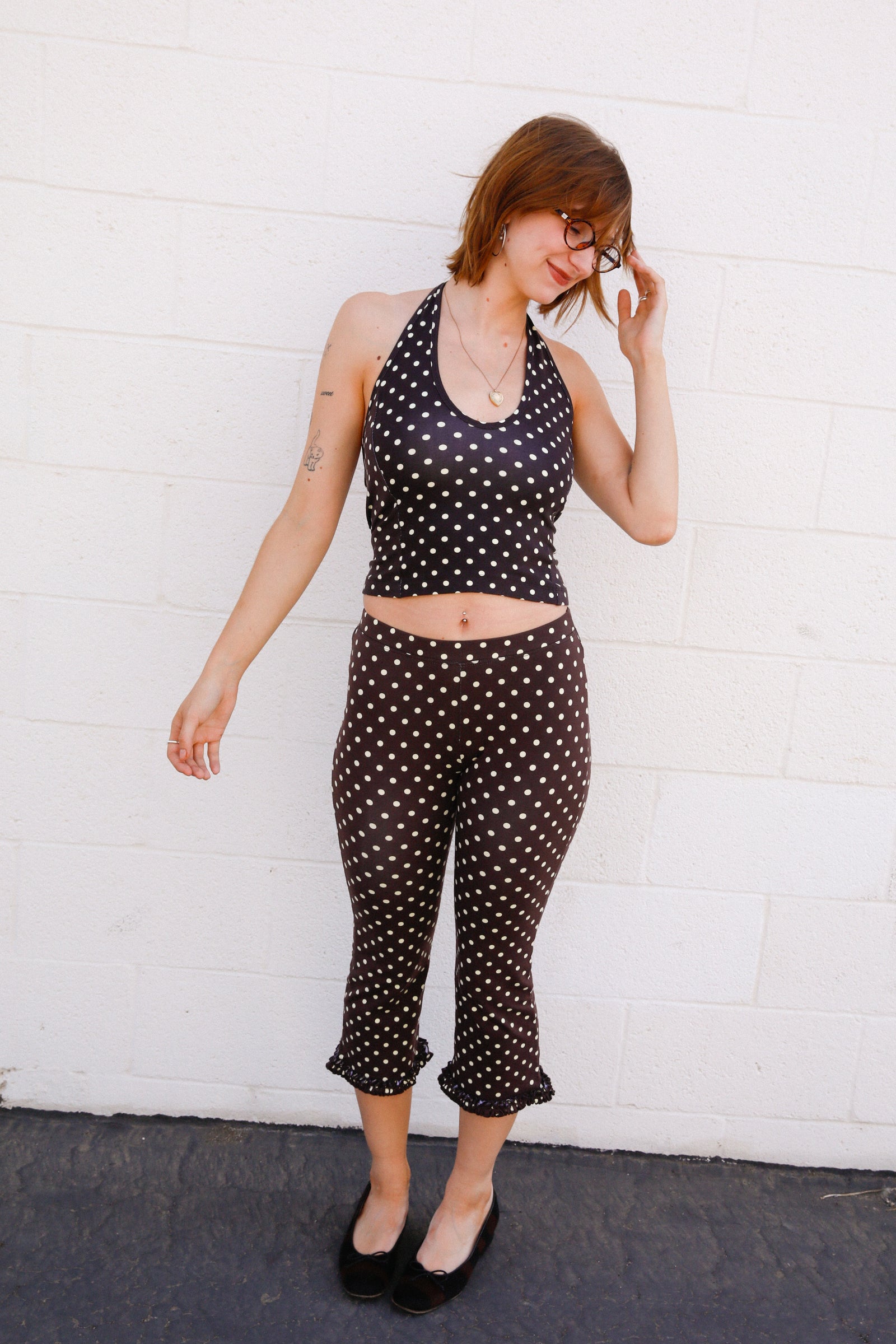 SPORTY HALTER TOP IN ESPRESSO DOT