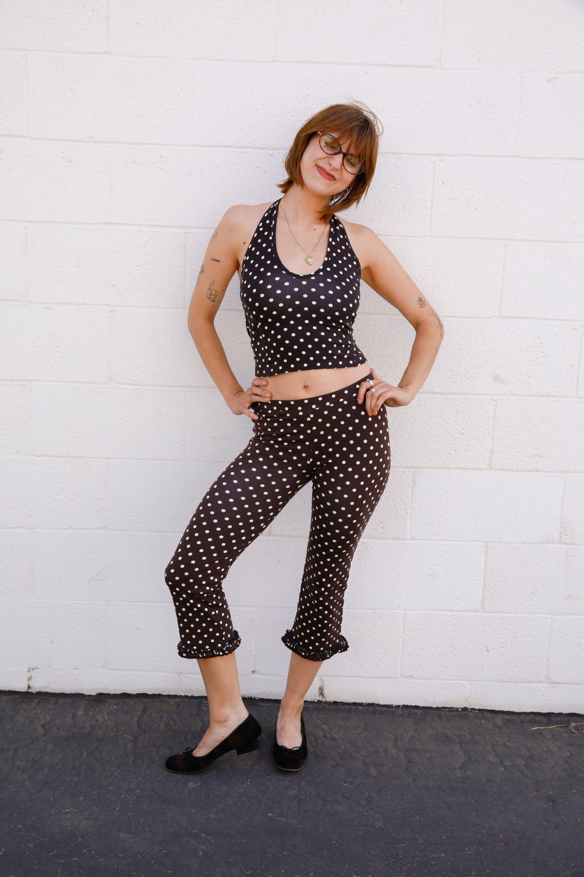 SPORTY HALTER TOP IN ESPRESSO DOT