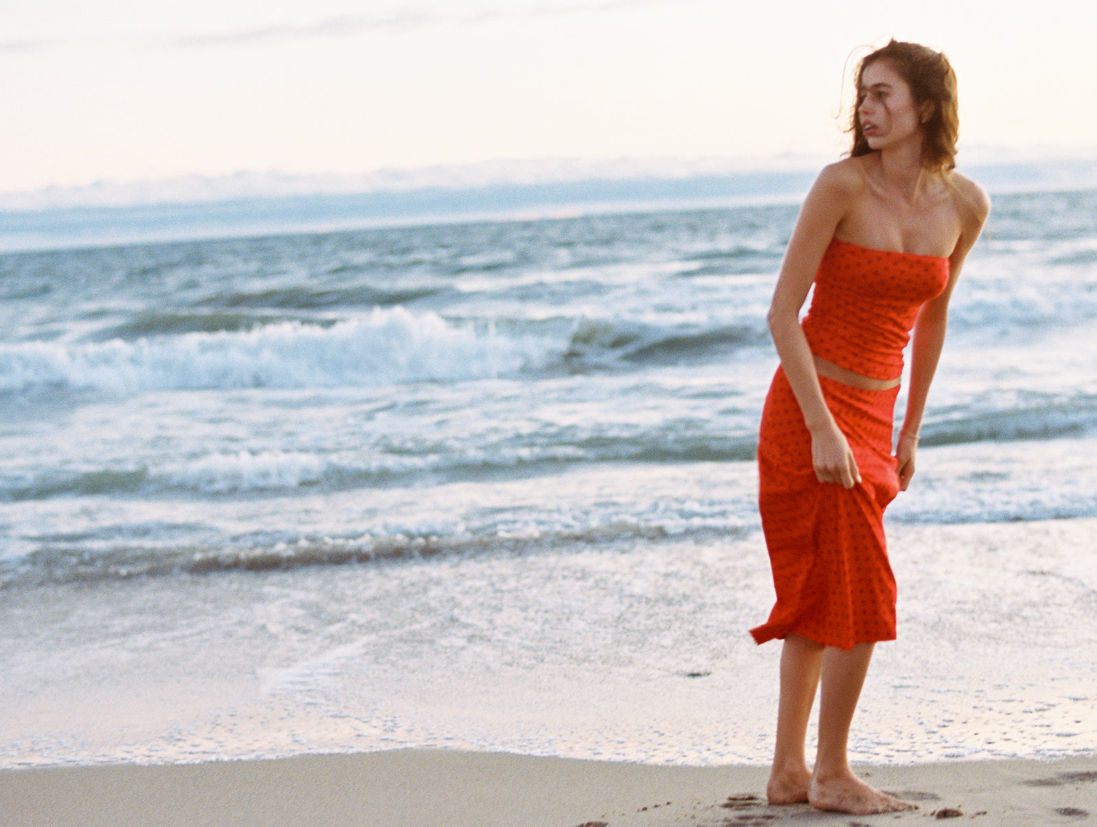 SIMPLE TUBE TOP IN CHILI PEPPER