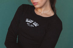 VARSITY LONG SLEEVE T SHIRT IN COAL